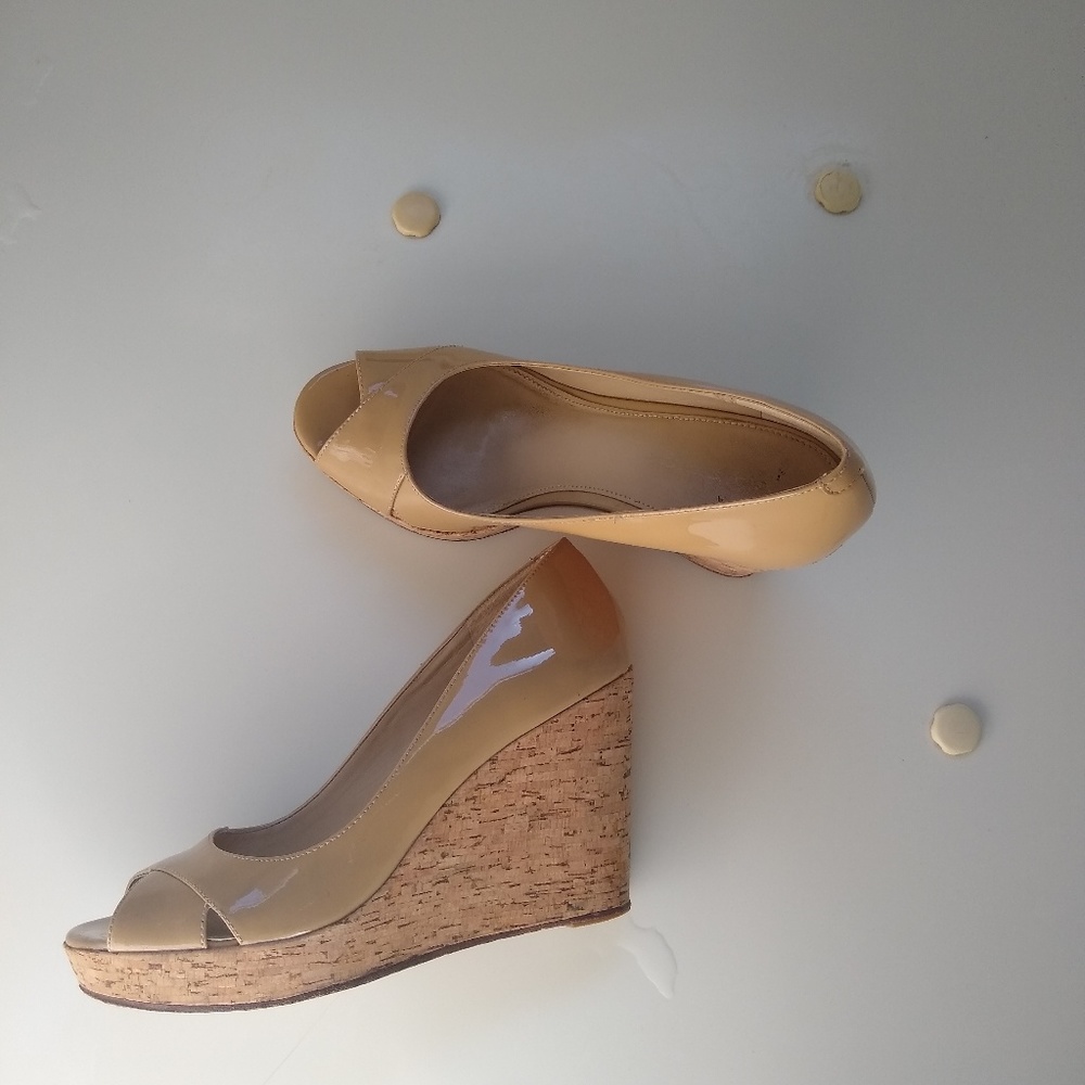 Via Spiga Nude Patent Wedges